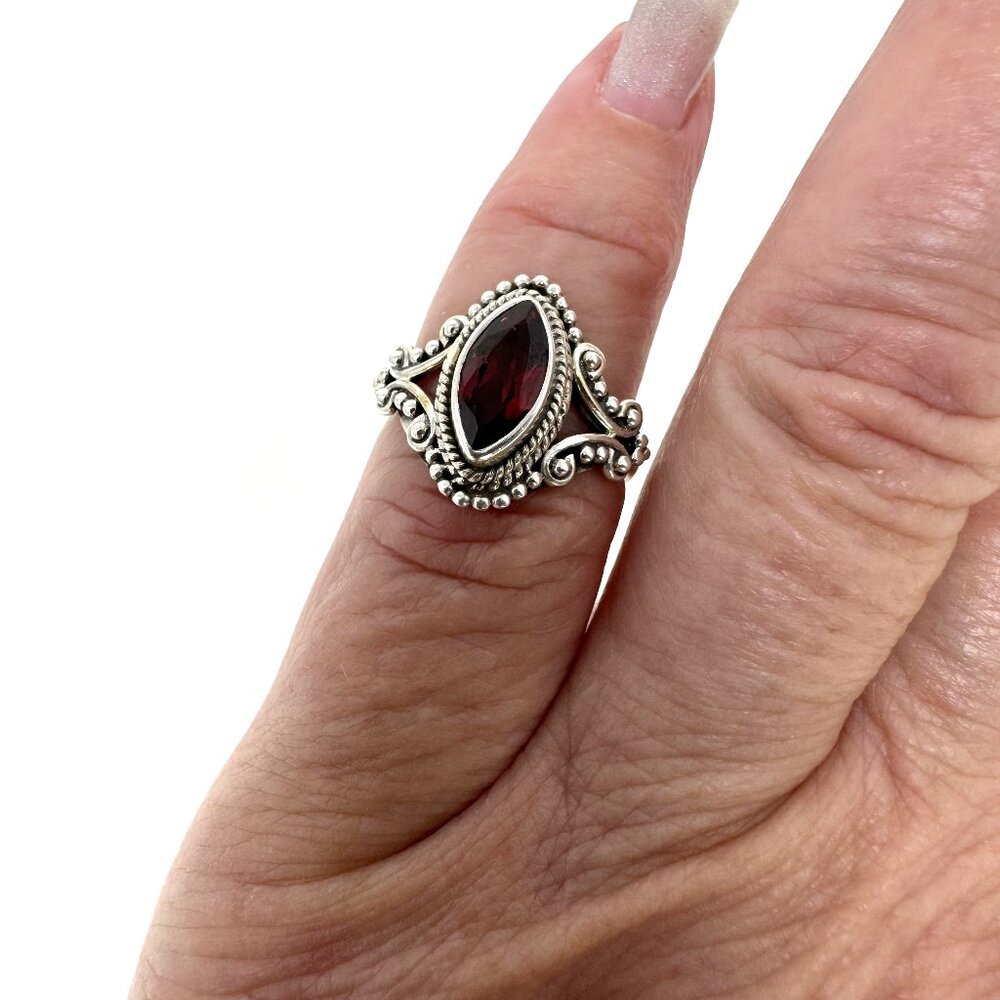 Detailed Sterling Silver Ring with Maqui Red Stone